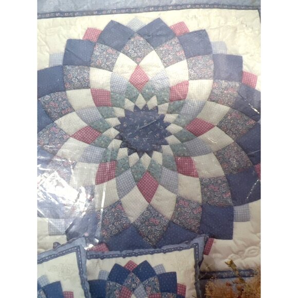Mary Maxim Starburst Country Quilting Kit With Wallhanging & 2 Pillow Patterns - Picture 2 of 4